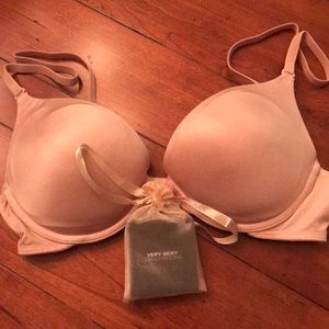 Victoria’s Secret Very Sexy Push Up Bra